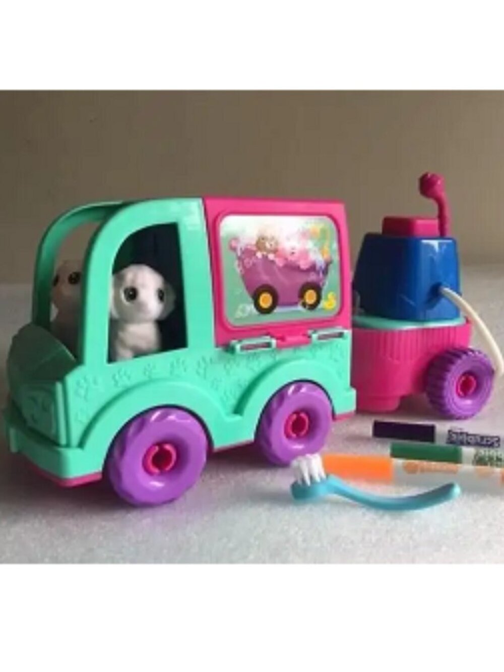 Crayola Scribble Scrubbie Pets Grooming Truck Toy Pet Playset